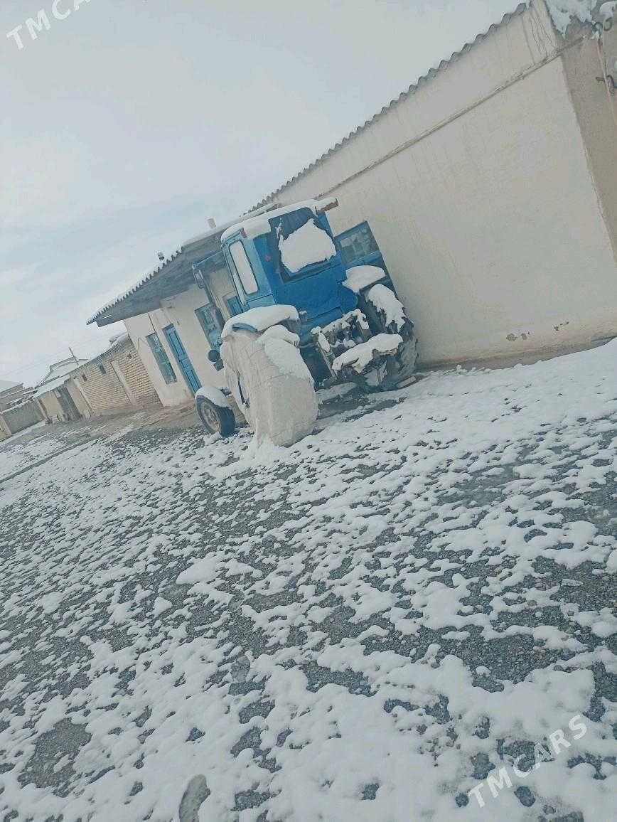 MTZ T-28 1981 - 12 000 TMT - Kaka - img 1