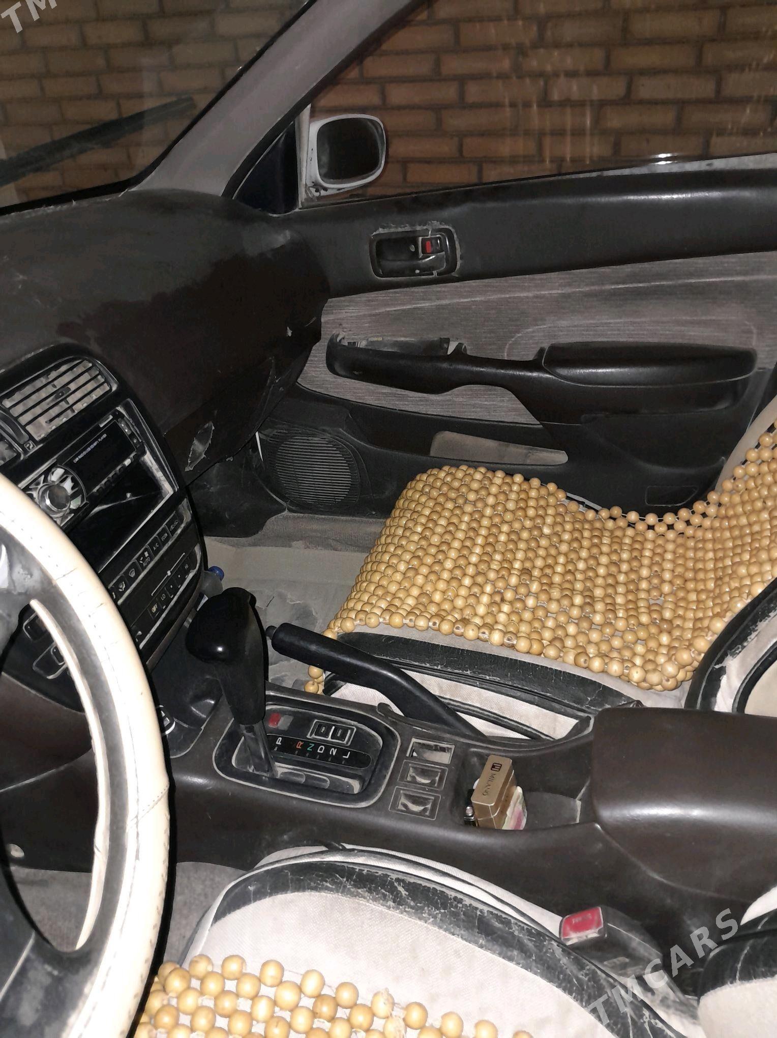 Toyota Carina 1993 - 35 000 TMT - Garabekewül - img 10