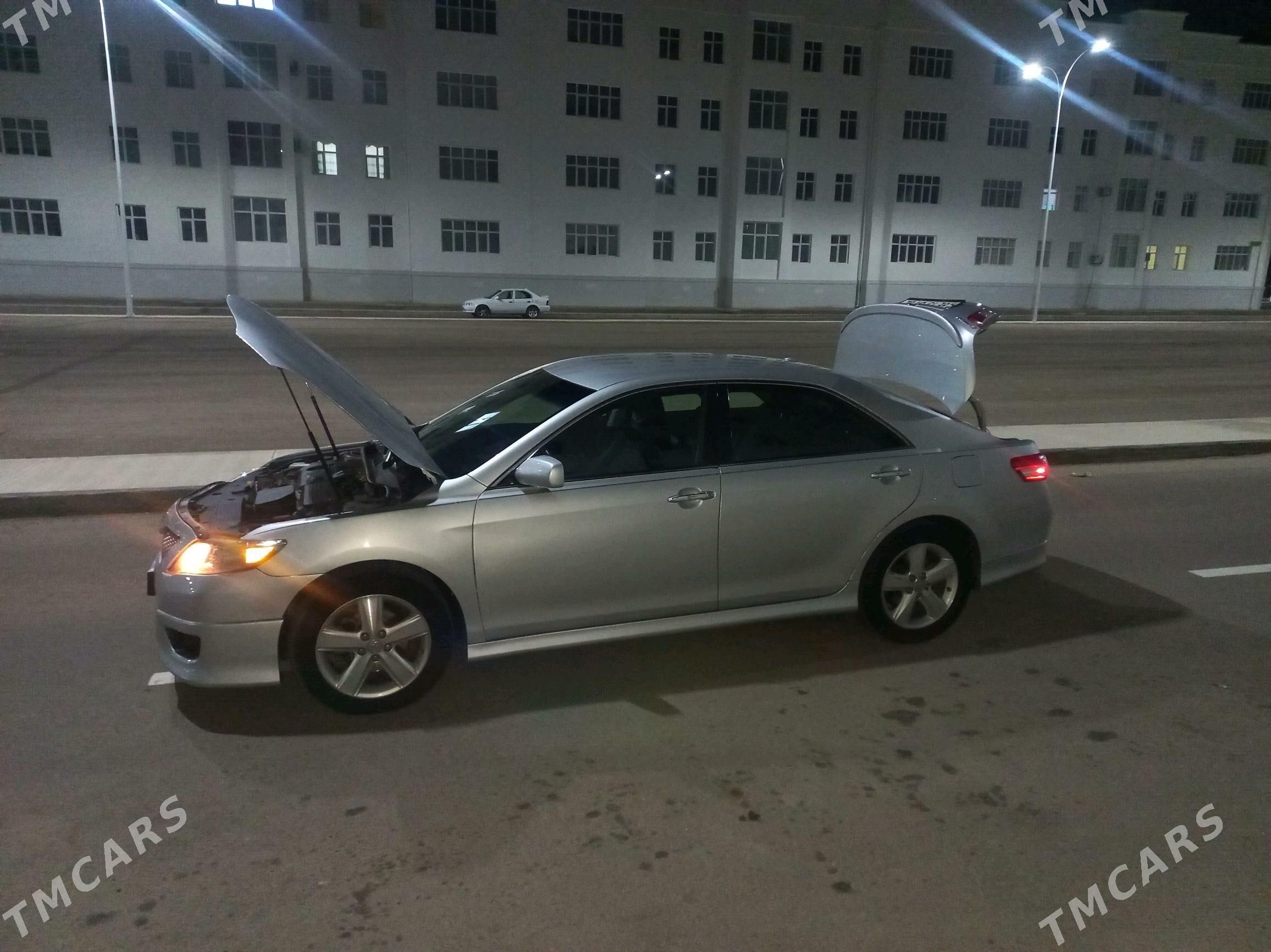 Toyota Camry 2010 - 245 000 TMT - Дашогуз - img 9