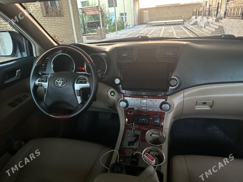 Toyota Highlander 2011 - 335 000 TMT - Мары - img 1