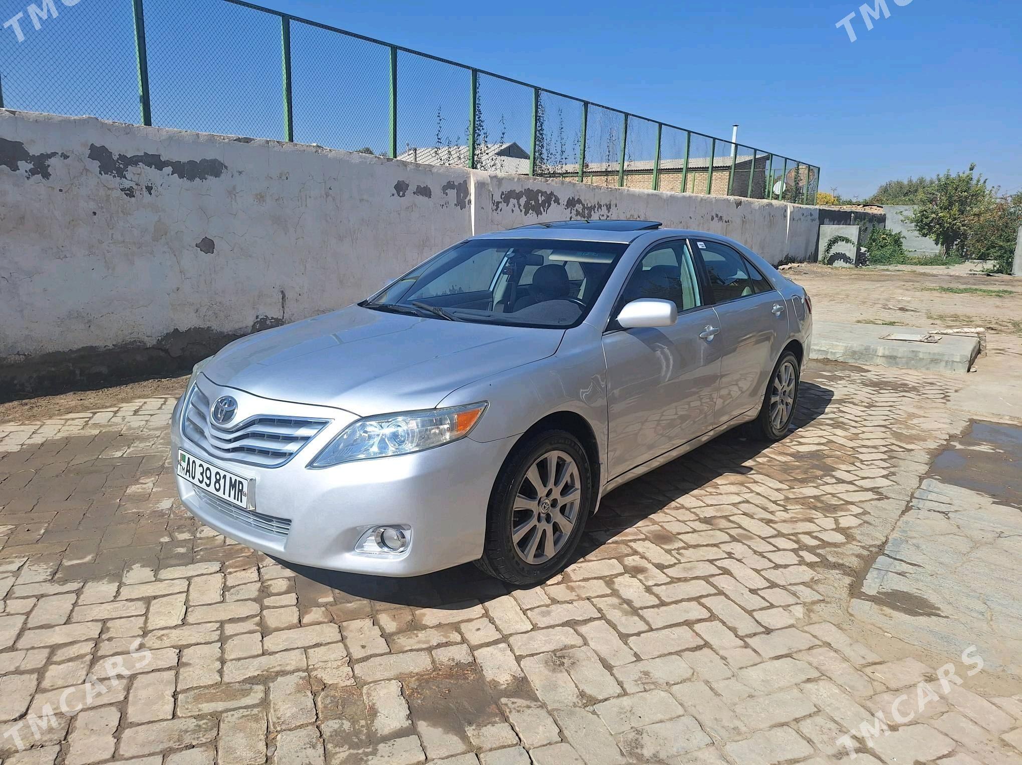 Toyota Camry 2010 - 200 000 TMT - Байрамали - img 3