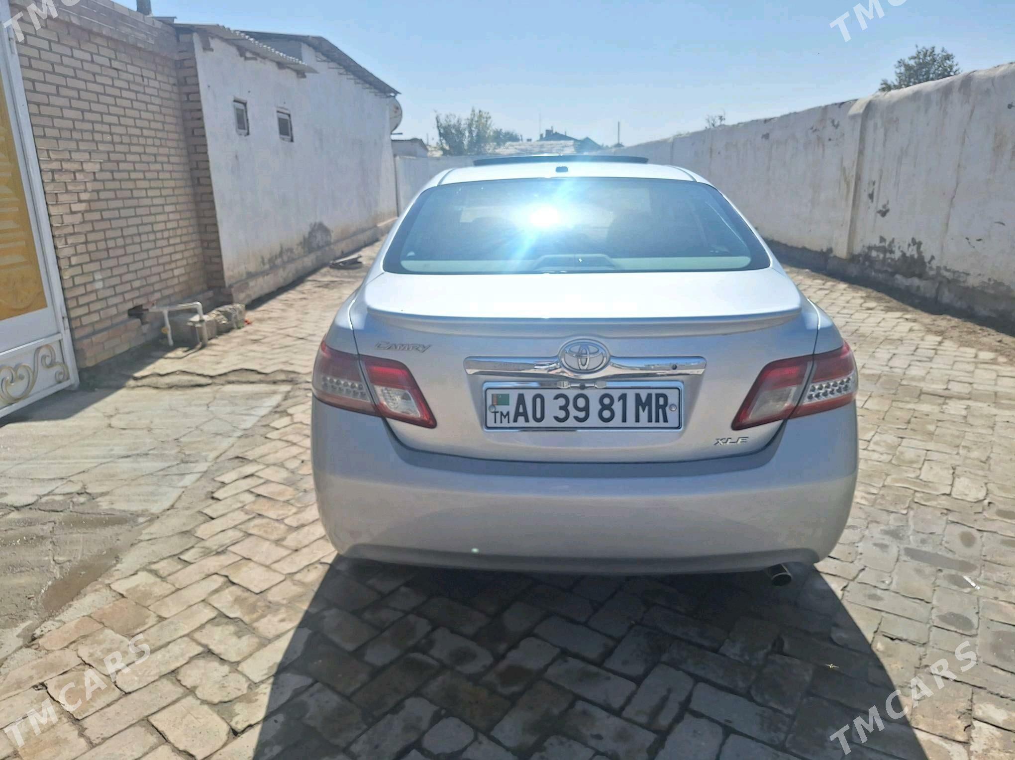 Toyota Camry 2010 - 200 000 TMT - Байрамали - img 5