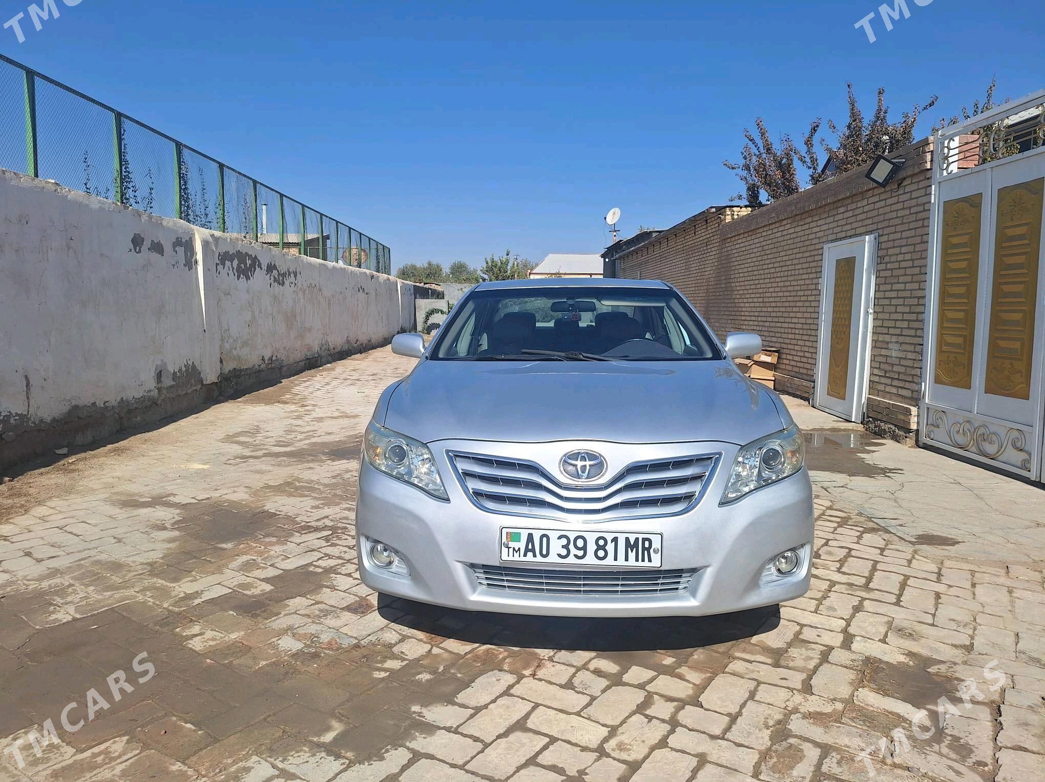 Toyota Camry 2010 - 200 000 TMT - Байрамали - img 9