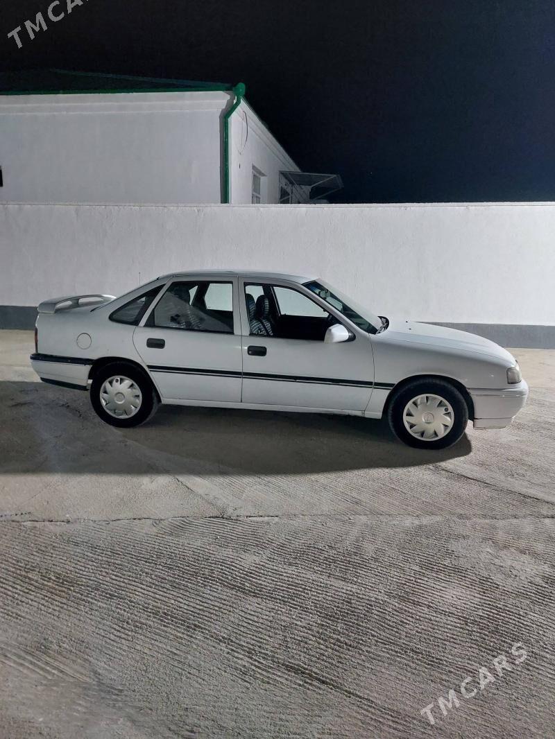 Opel Vectra 1991 - 33 000 TMT - Бахарден - img 7