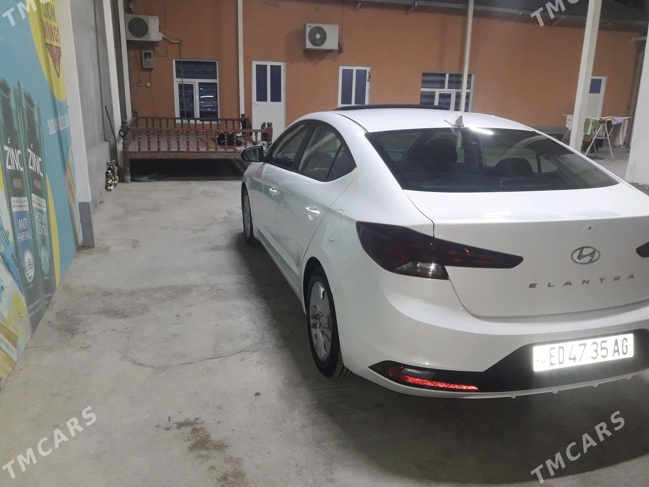 Hyundai Elantra 2020 - 260 000 TMT - Büzmeýin GRES - img 9