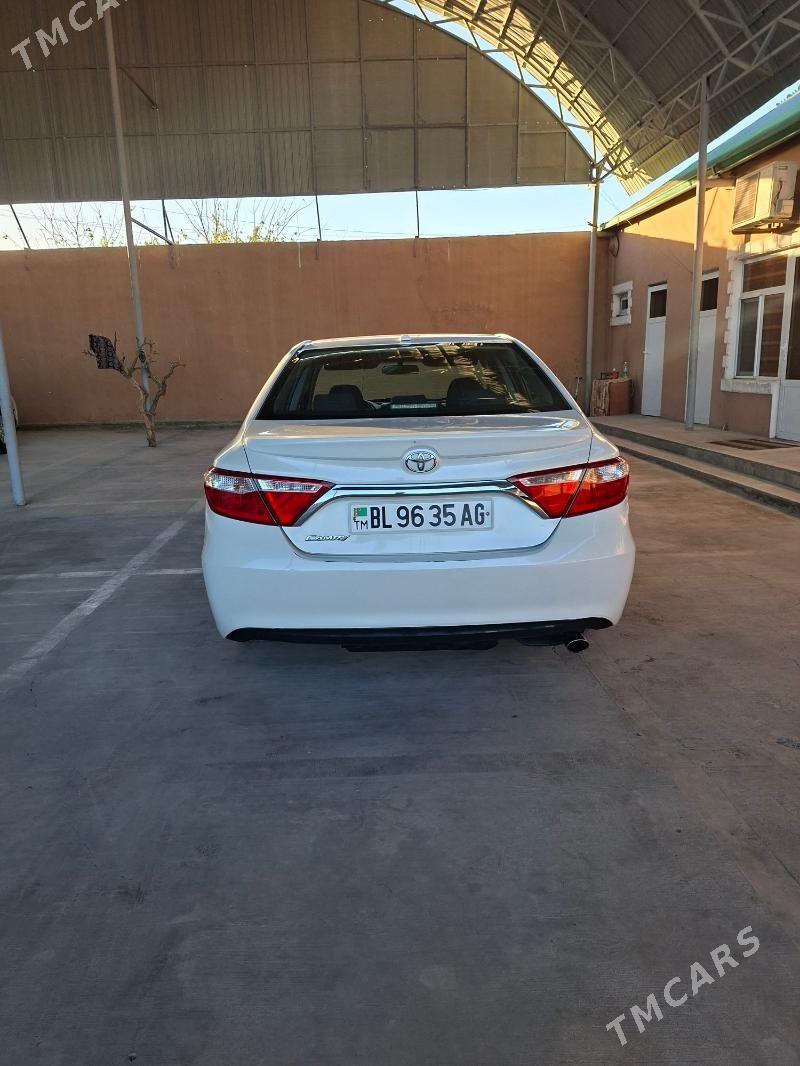 Toyota Camry 2017 - 220 000 TMT - Бузмеин - img 4