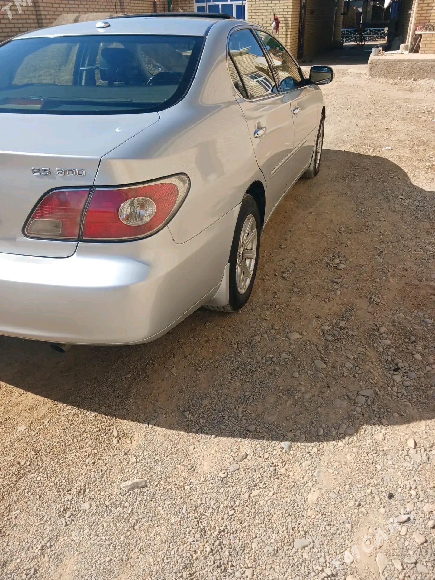 Lexus ES 300 2003 - 190 000 TMT - Серахс - img 3