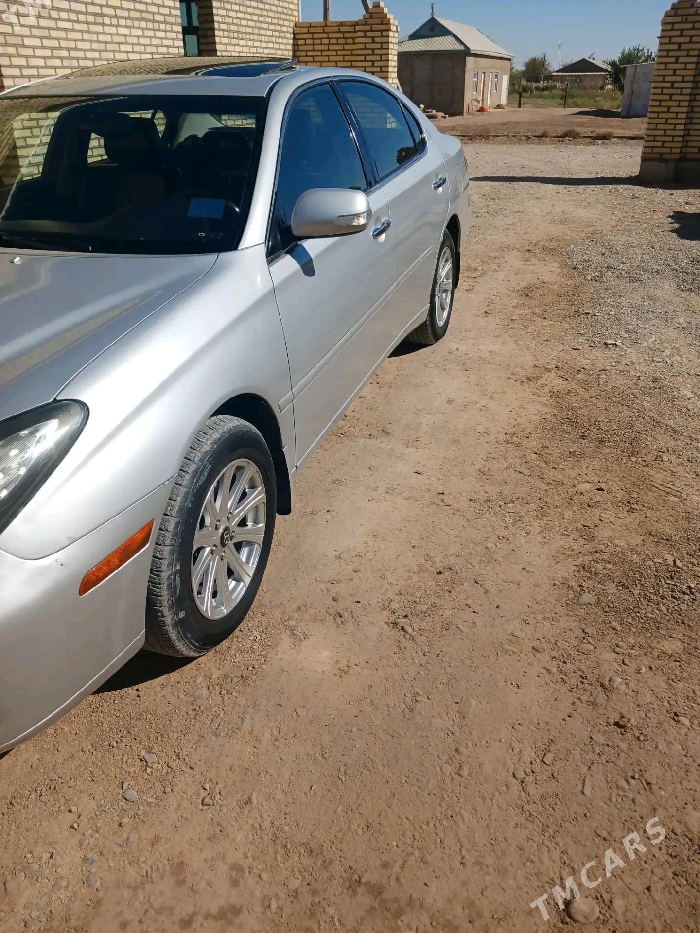 Lexus ES 300 2003 - 190 000 TMT - Серахс - img 6