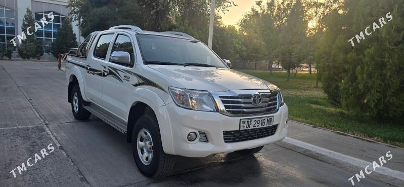 Toyota Hilux 2014 - 340 000 TMT - Мары - img 1