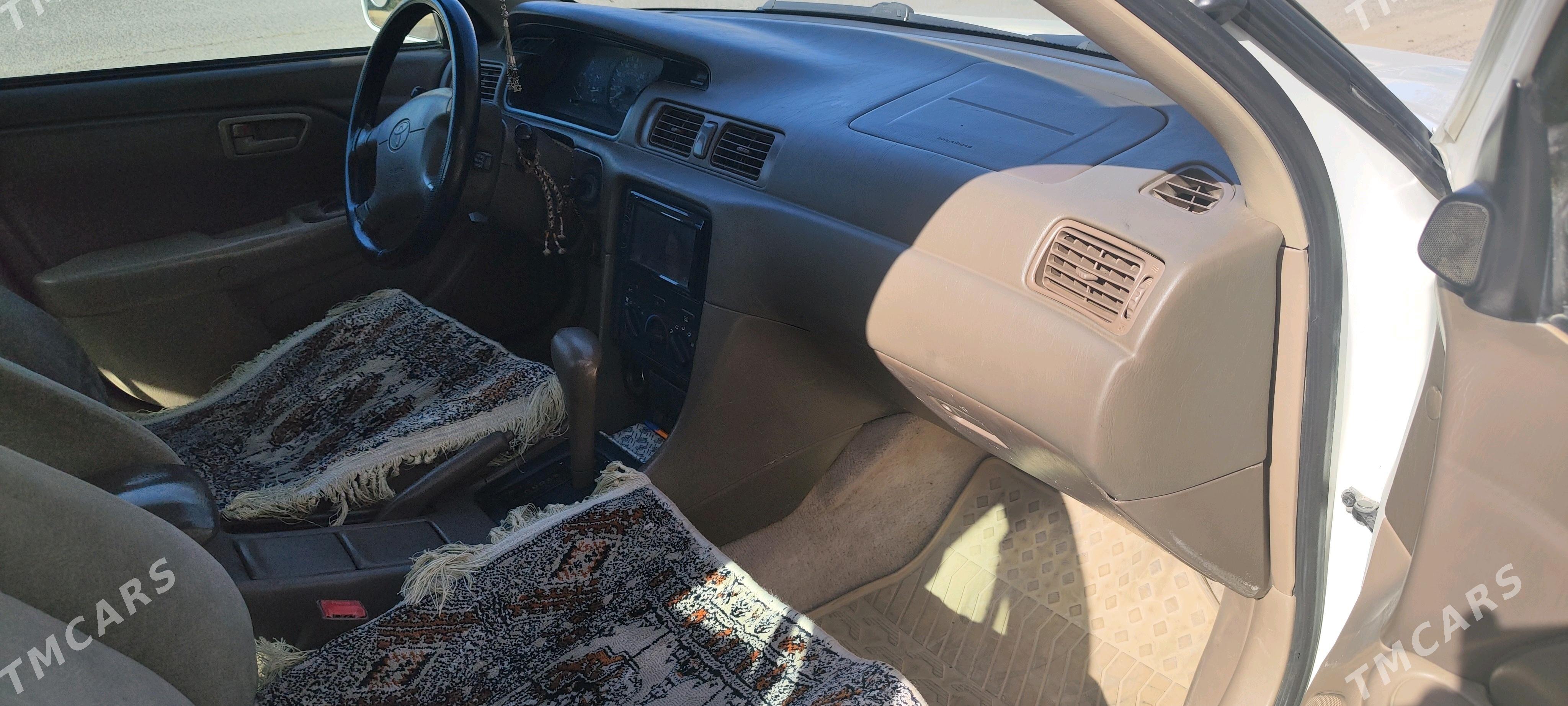 Toyota Camry 1999 - 145 000 TMT - Байрамали - img 4