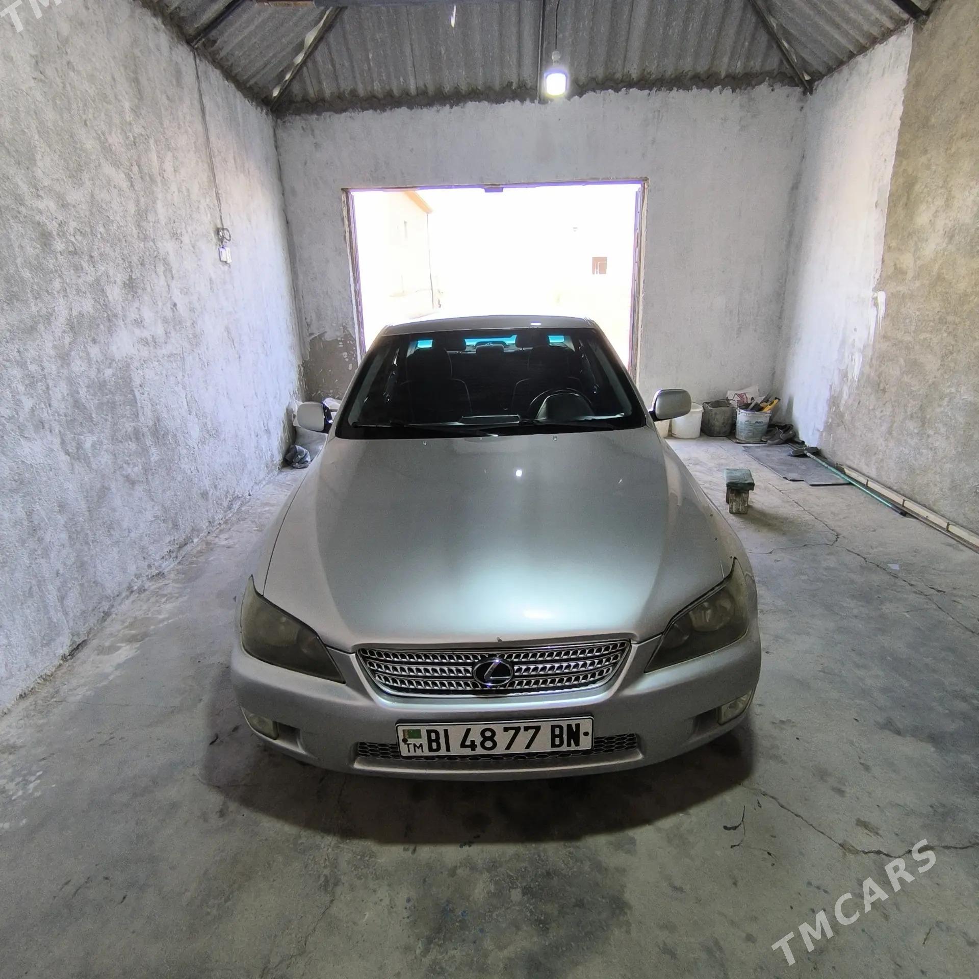 Lexus IS 2003 - 90 000 TMT - Туркменбаши - img 1
