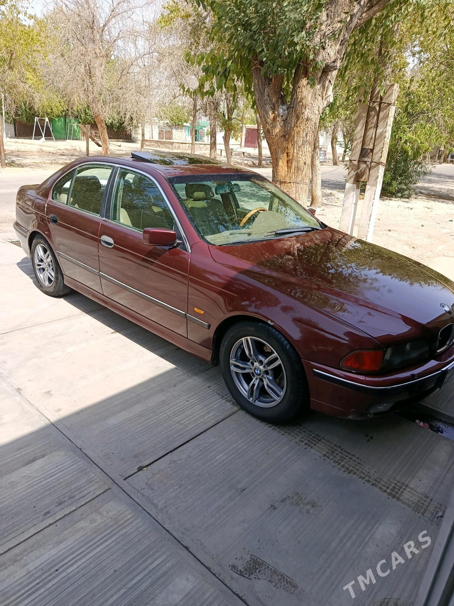 BMW 528 1999 - 90 000 TMT - Балканабат - img 1