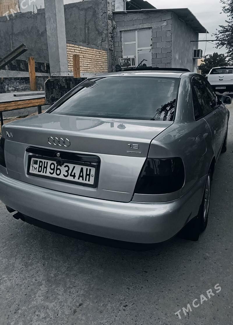 Audi A4 1999 - 70 000 TMT - Анев - img 3