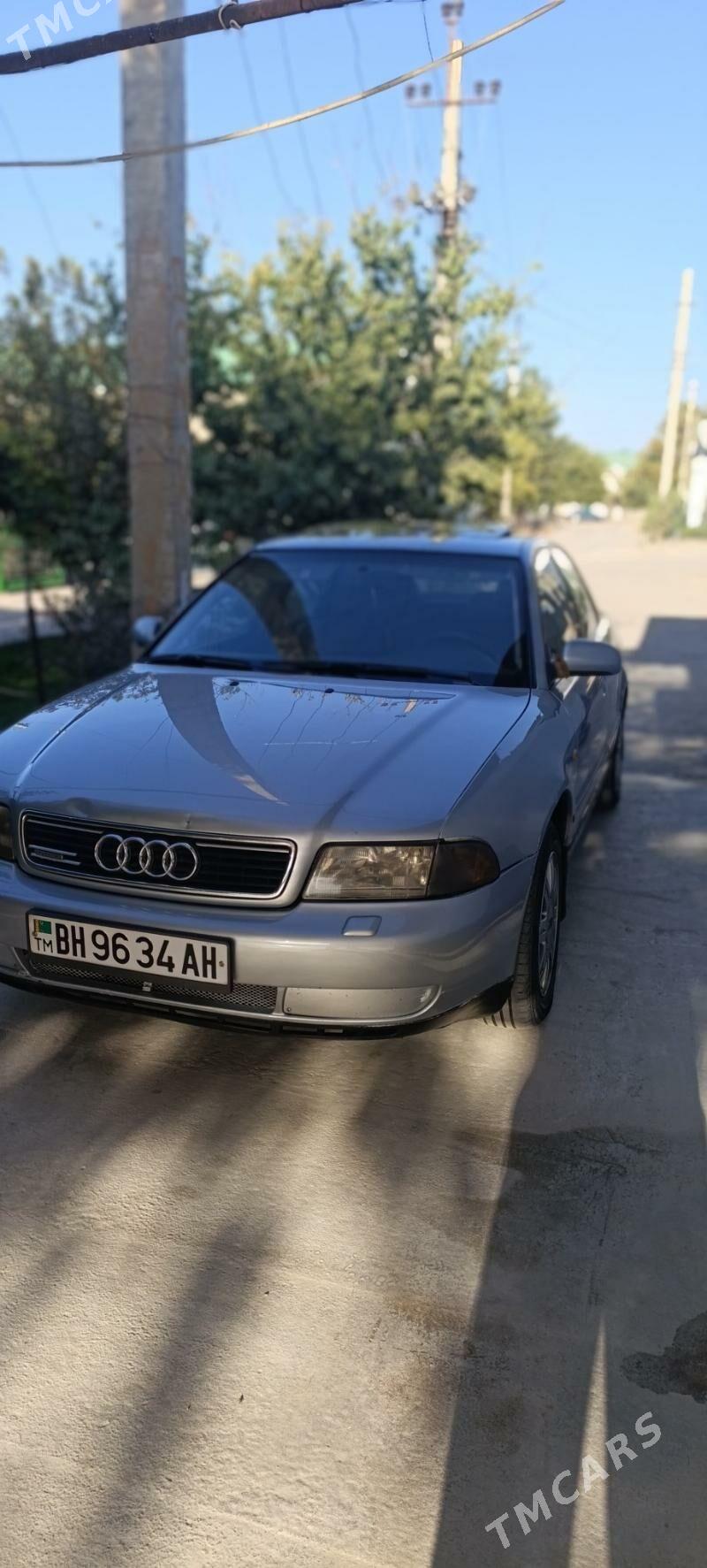 Audi A4 1999 - 70 000 TMT - Анев - img 1
