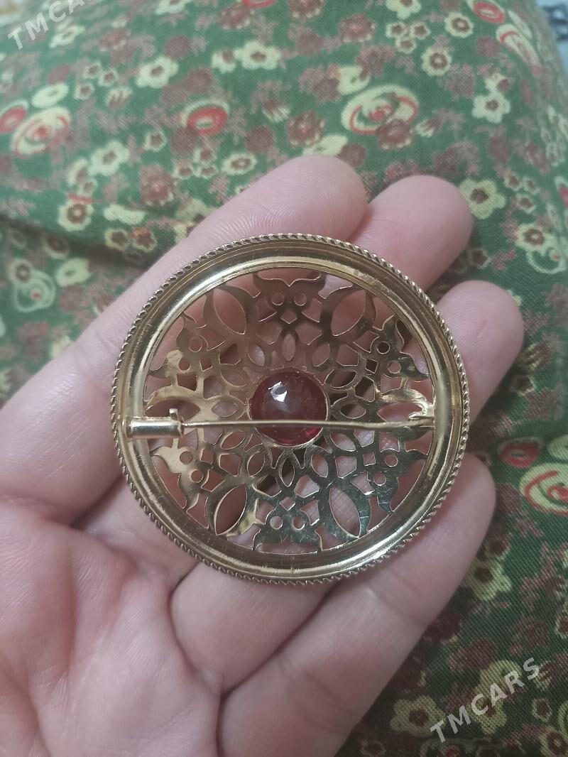 Gyzyl broska - Кëши - img 2