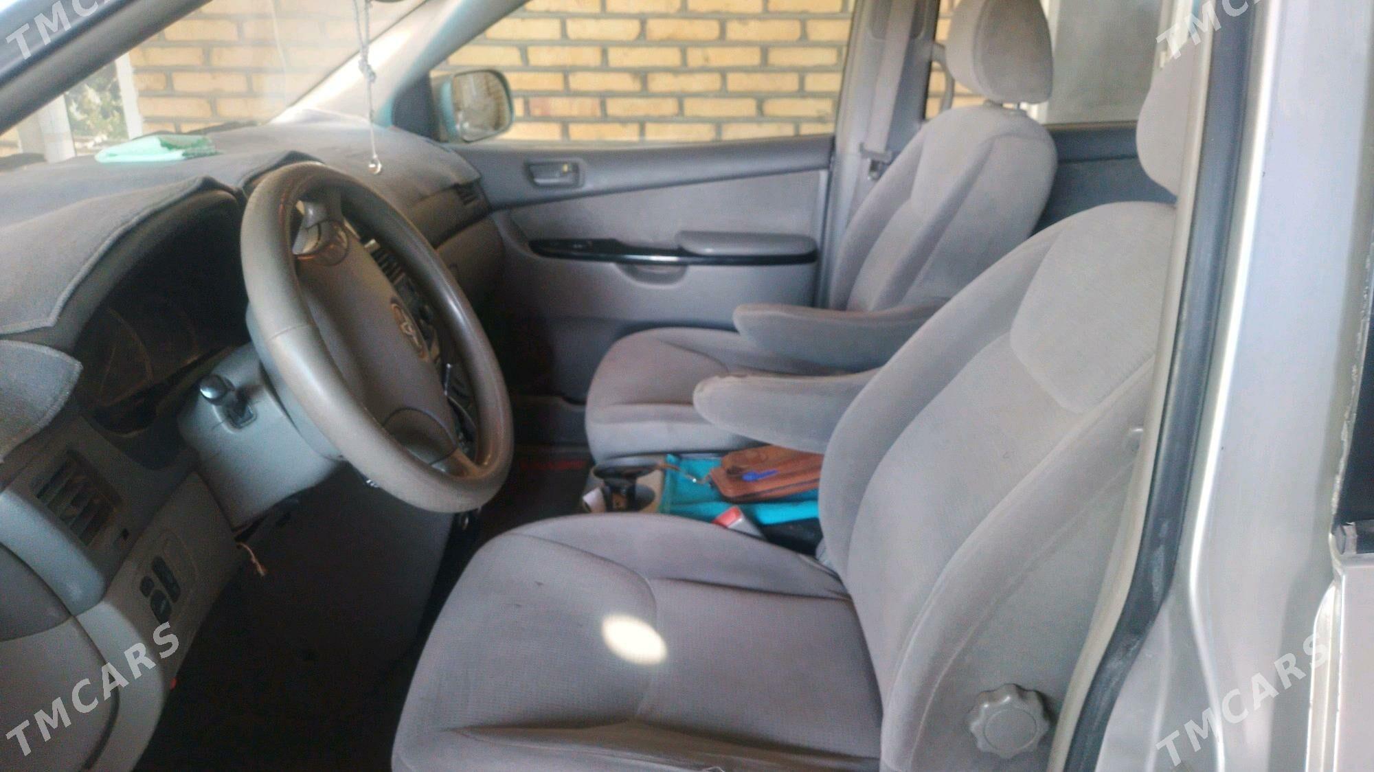 Toyota Sienna 2004 - 220 000 TMT - Векильбазар - img 5