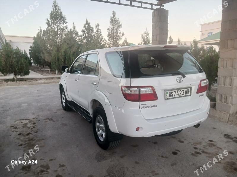 Toyota Fortuner 2012 - 265 000 TMT - Бахарден - img 6