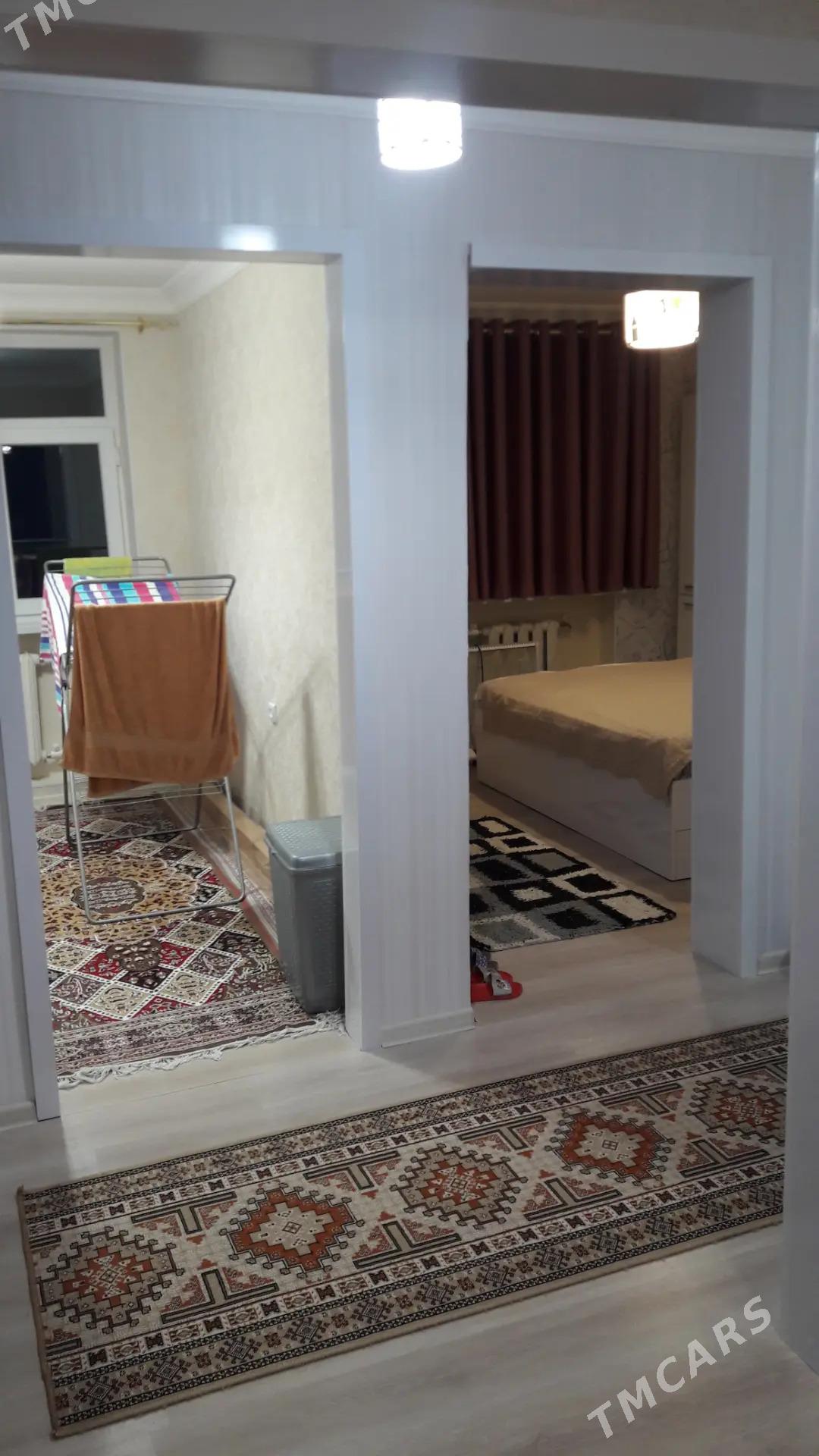 5микр. 2эт. 4комн. - 5 мкр - img 2