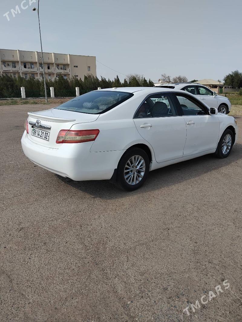 Toyota Camry 2011 - 165 000 TMT - Гороглы (Тагта) - img 3