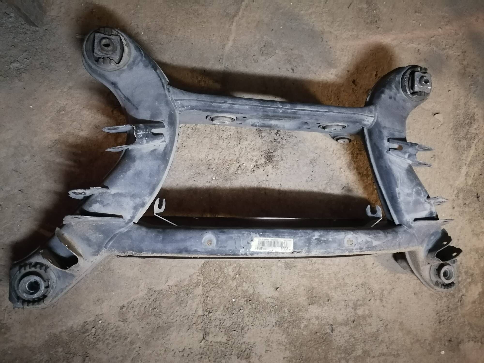 задняя балка от мерседеса 2 500 TMT - Туркменабат - img 2