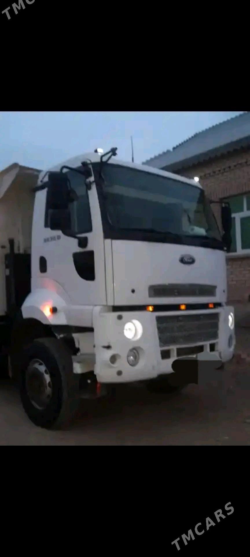 Ford Cargo 3535D 2014 - 700 000 TMT - Aşgabat - img 3