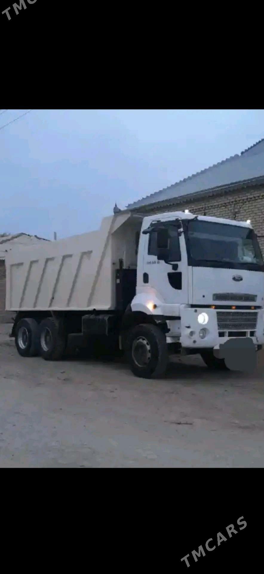 Ford Cargo 3535D 2014 - 700 000 TMT - Aşgabat - img 1