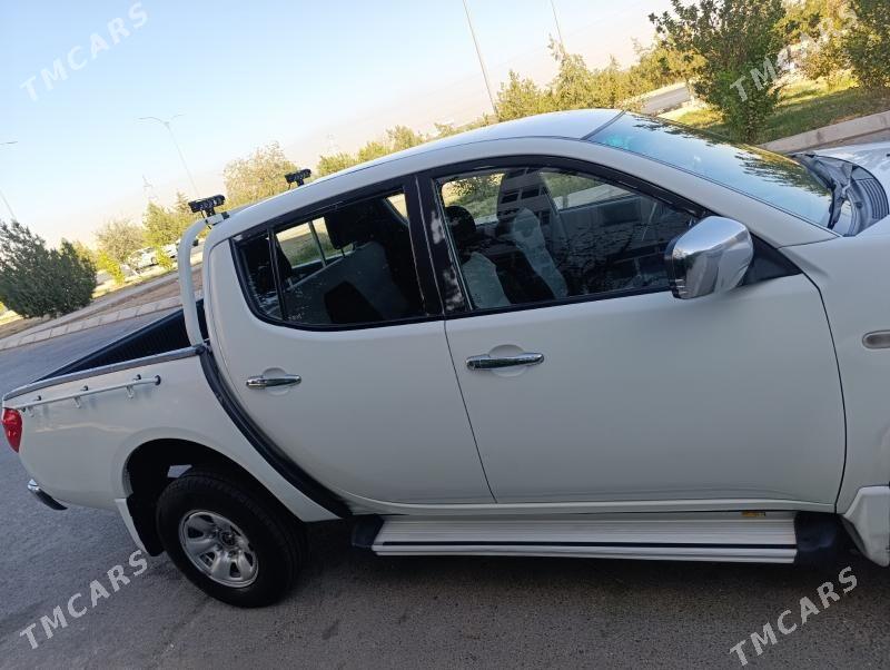Mitsubishi L200 2011 - 195 000 TMT - 10 мкр - img 3