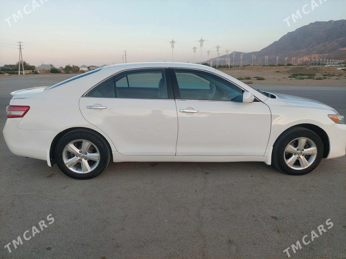 Toyota Camry 2010 - 140 000 TMT - Гёкдепе - img 3