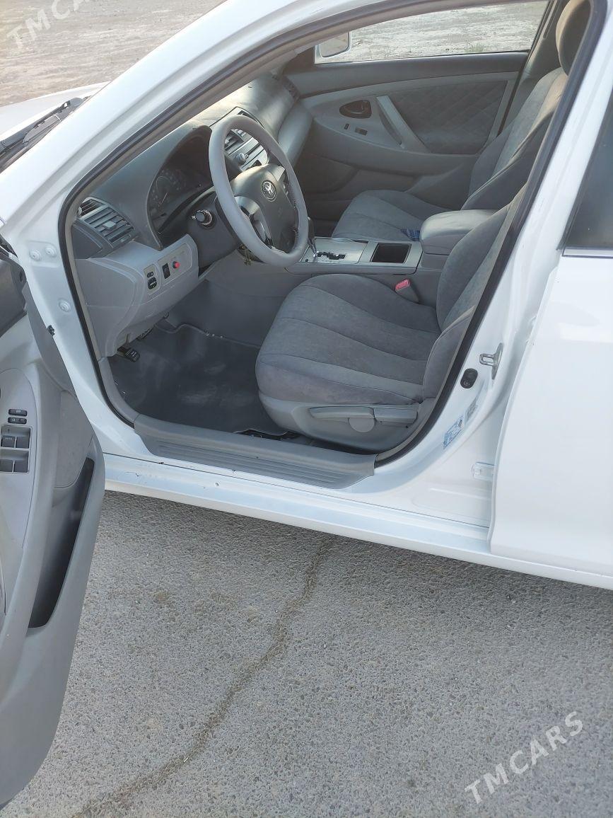 Toyota Camry 2010 - 140 000 TMT - Гёкдепе - img 1