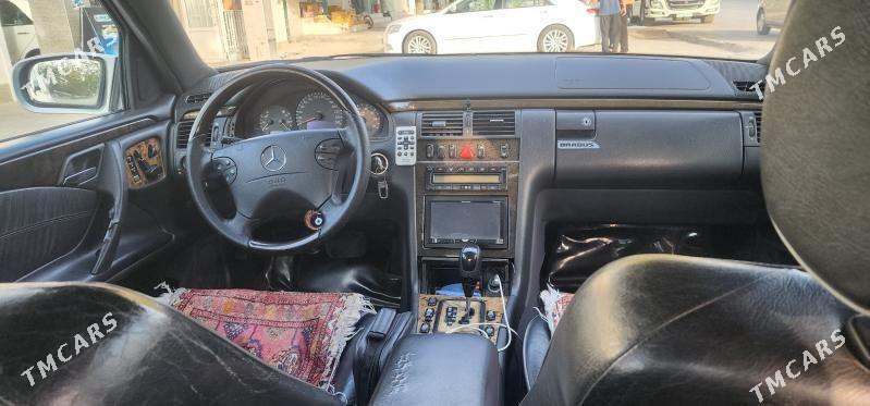 Mercedes-Benz E320 2001 - 140 000 TMT - Анев - img 3