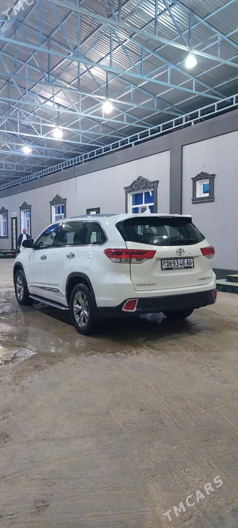Toyota Highlander 2015 - 410 000 TMT - Бузмеин - img 10