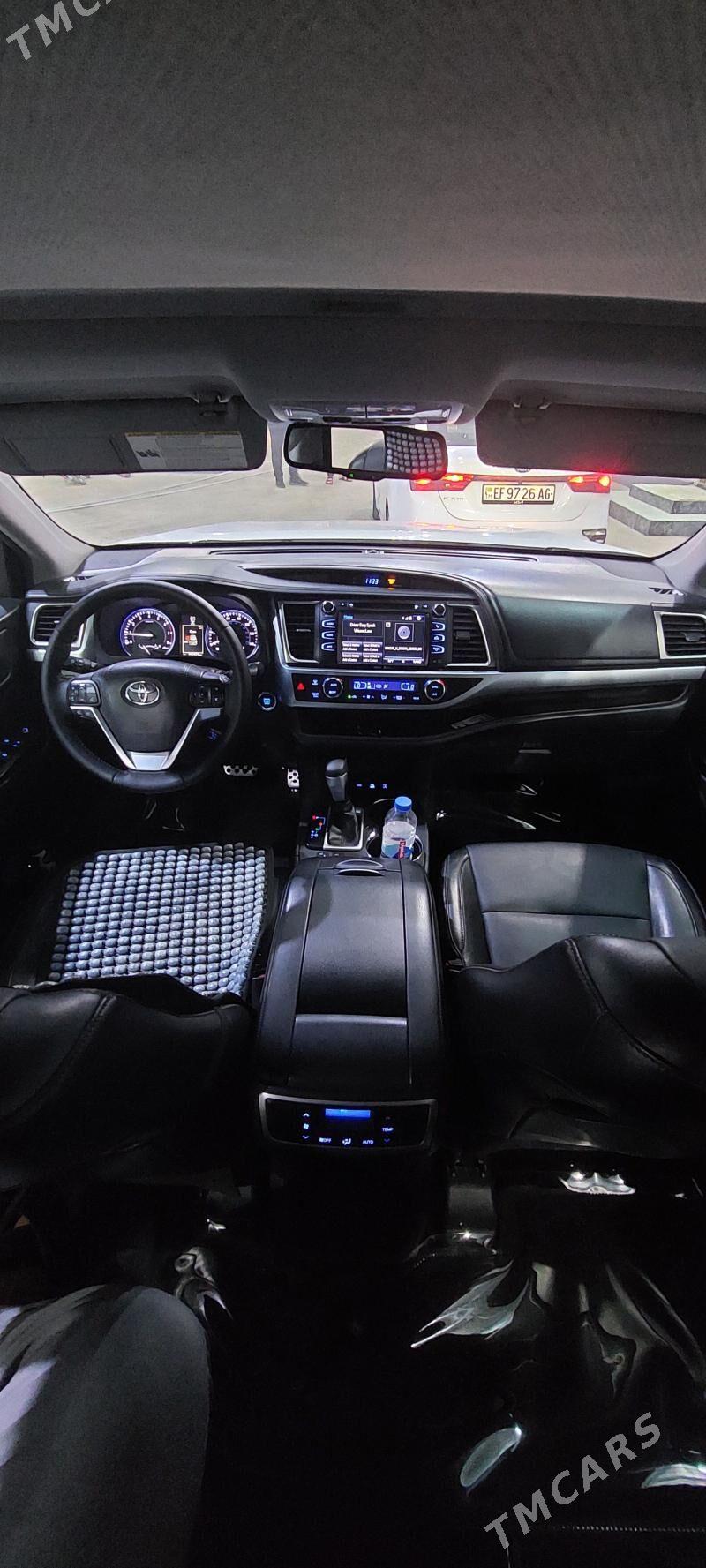 Toyota Highlander 2015 - 410 000 TMT - Бузмеин - img 6