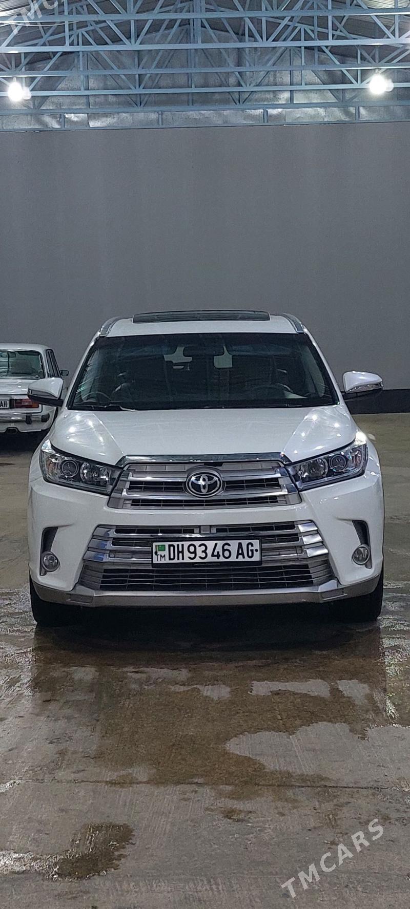 Toyota Highlander 2015 - 410 000 TMT - Бузмеин - img 7