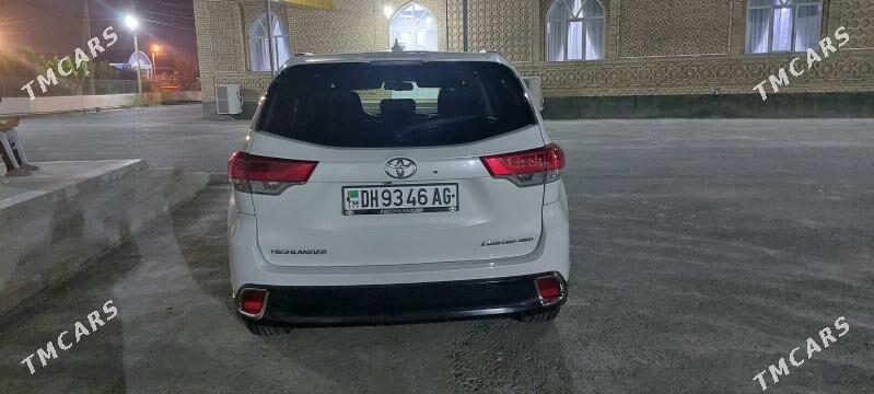 Toyota Highlander 2015 - 410 000 TMT - Бузмеин - img 8