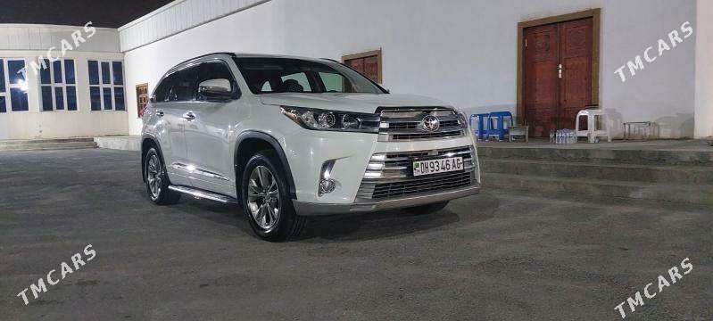 Toyota Highlander 2015 - 410 000 TMT - Бузмеин - img 4