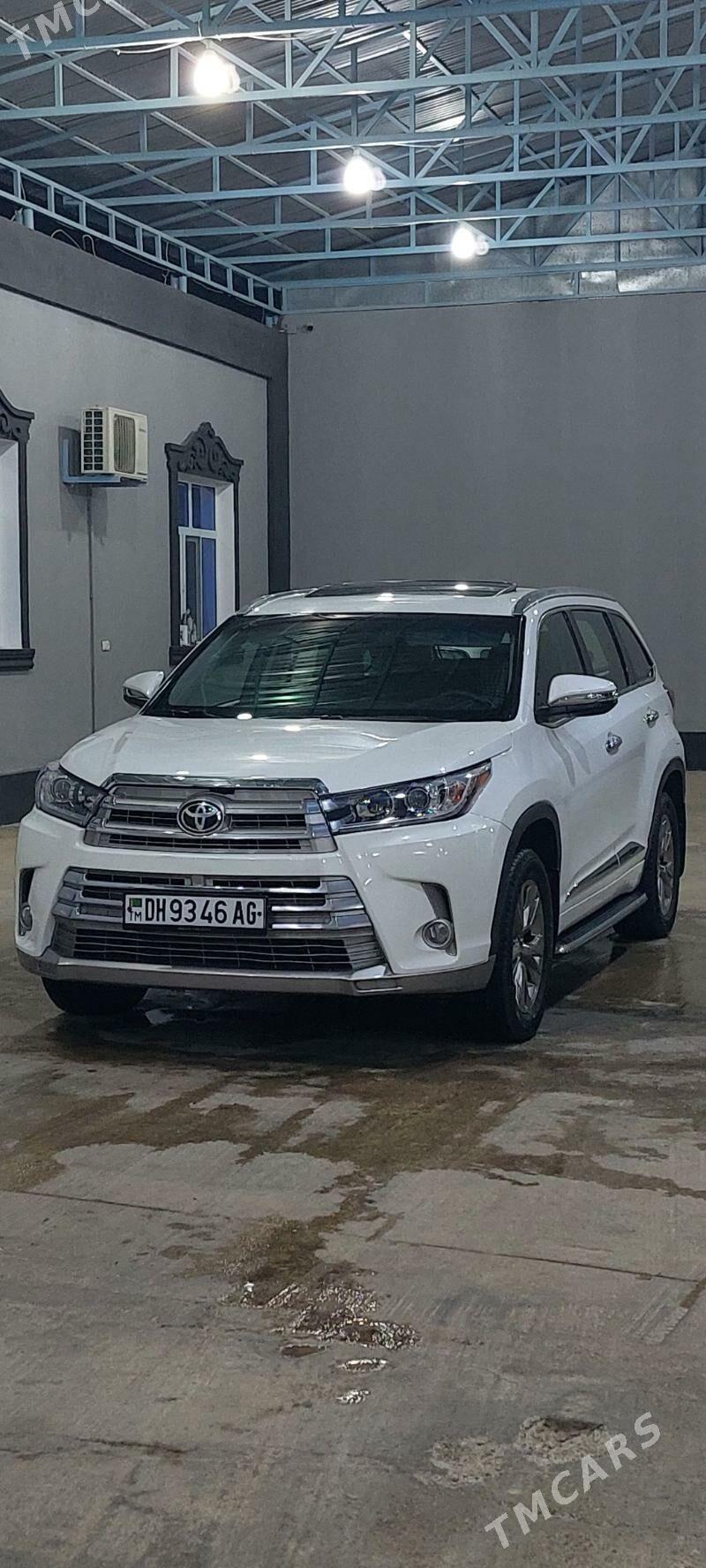 Toyota Highlander 2015 - 410 000 TMT - Бузмеин - img 2