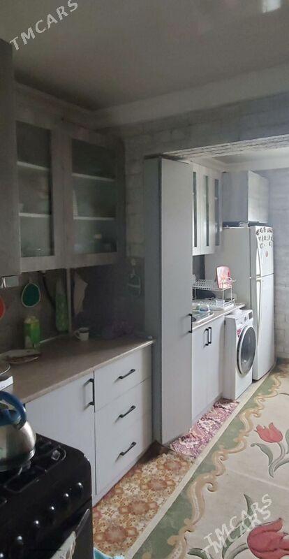 КИМ РАЙОН 4КОМ 4 ЭТАЖ️СРОЧНО️ - Kim raýon - img 2