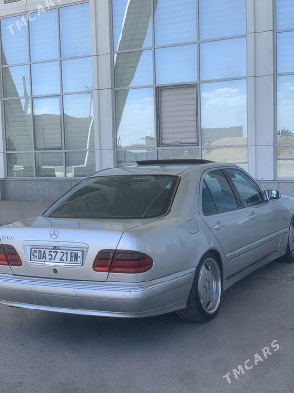 Mercedes-Benz E320 2000 - 130 000 TMT - Балканабат - img 2