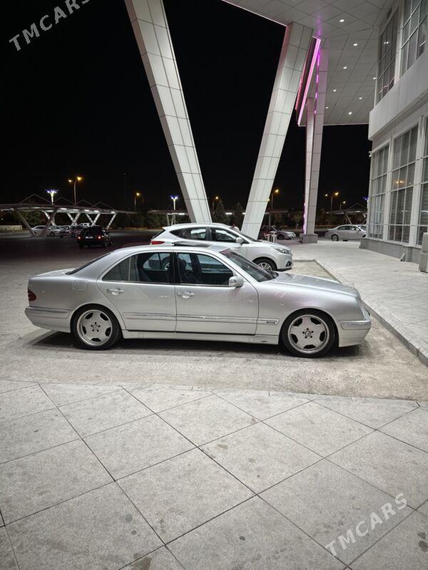 Mercedes-Benz E320 2000 - 130 000 TMT - Балканабат - img 4
