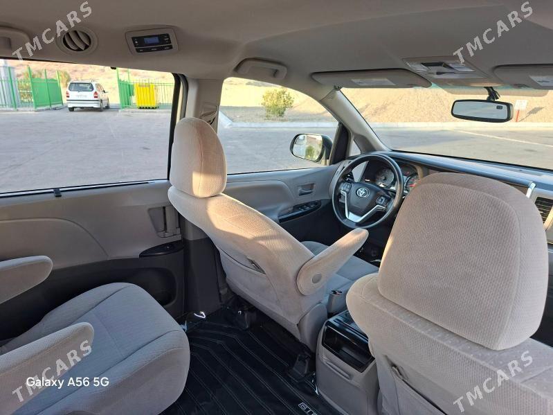 Toyota Sienna 2017 - 397 000 TMT - Туркменбаши - img 5