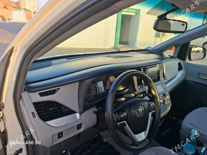 Toyota Sienna 2017 - 397 000 TMT - Туркменбаши - img 3