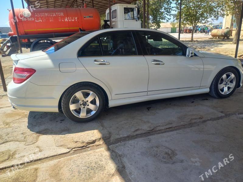 Mercedes-Benz C300 2010 - 190 000 TMT - Ак-Бугдайский этрап - img 3