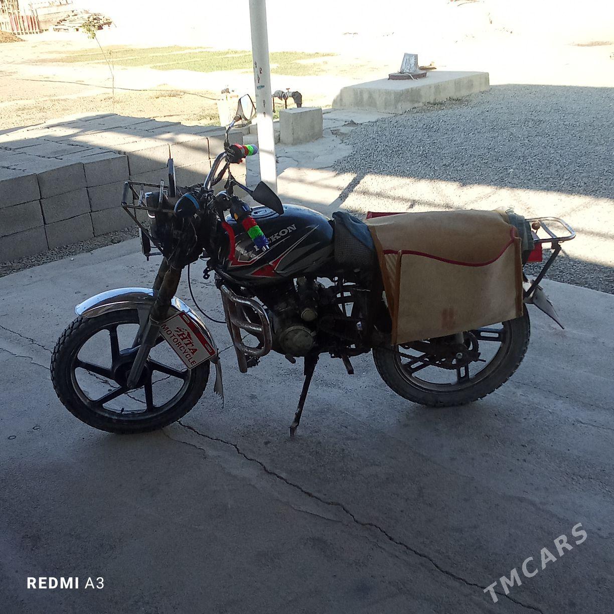 Fekon FK150-8G 2017 - 6 000 TMT - Bäherden - img 3