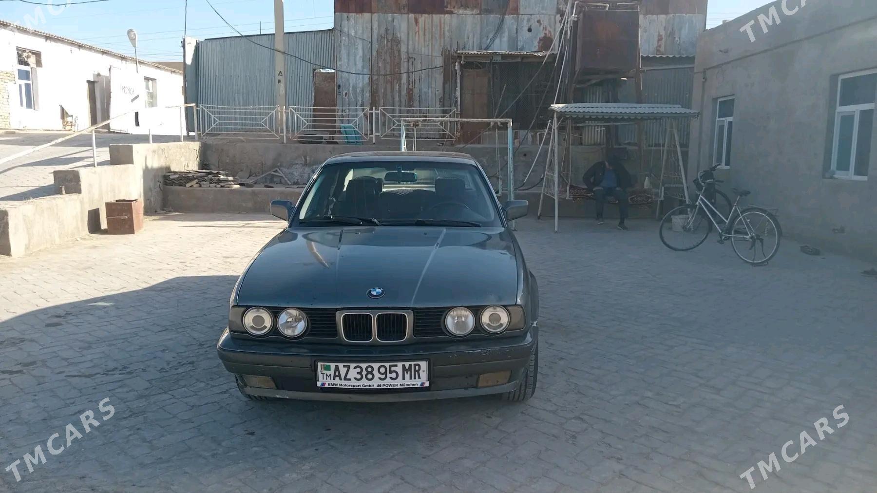 BMW 520 1989 - 66 000 TMT - Туркменгала - img 10
