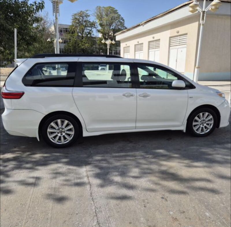 Toyota Sienna 2018 - 480 000 TMT - Aşgabat - img 8