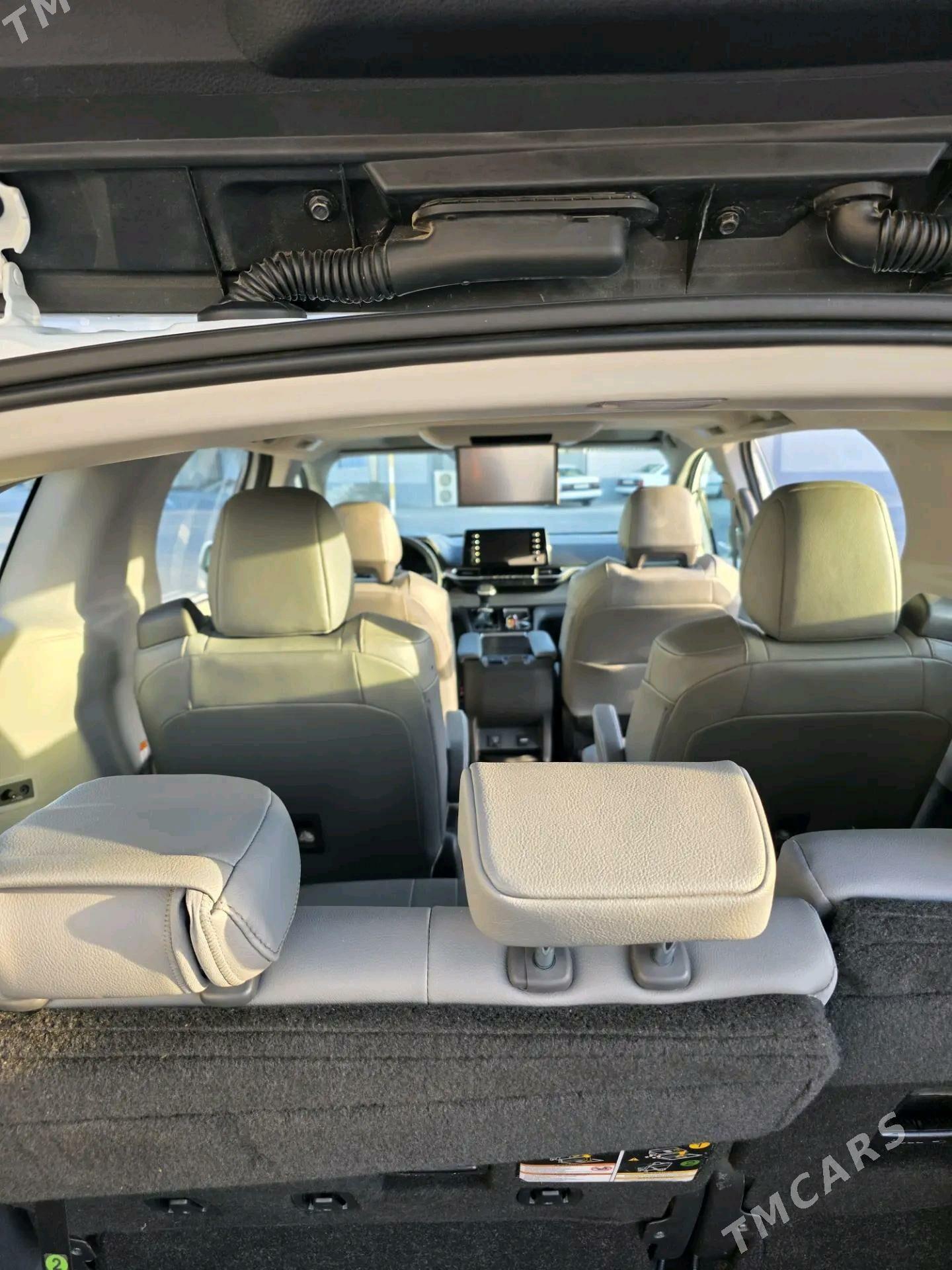 Toyota Sienna 2022 - 550 000 TMT - Кипджак - img 4