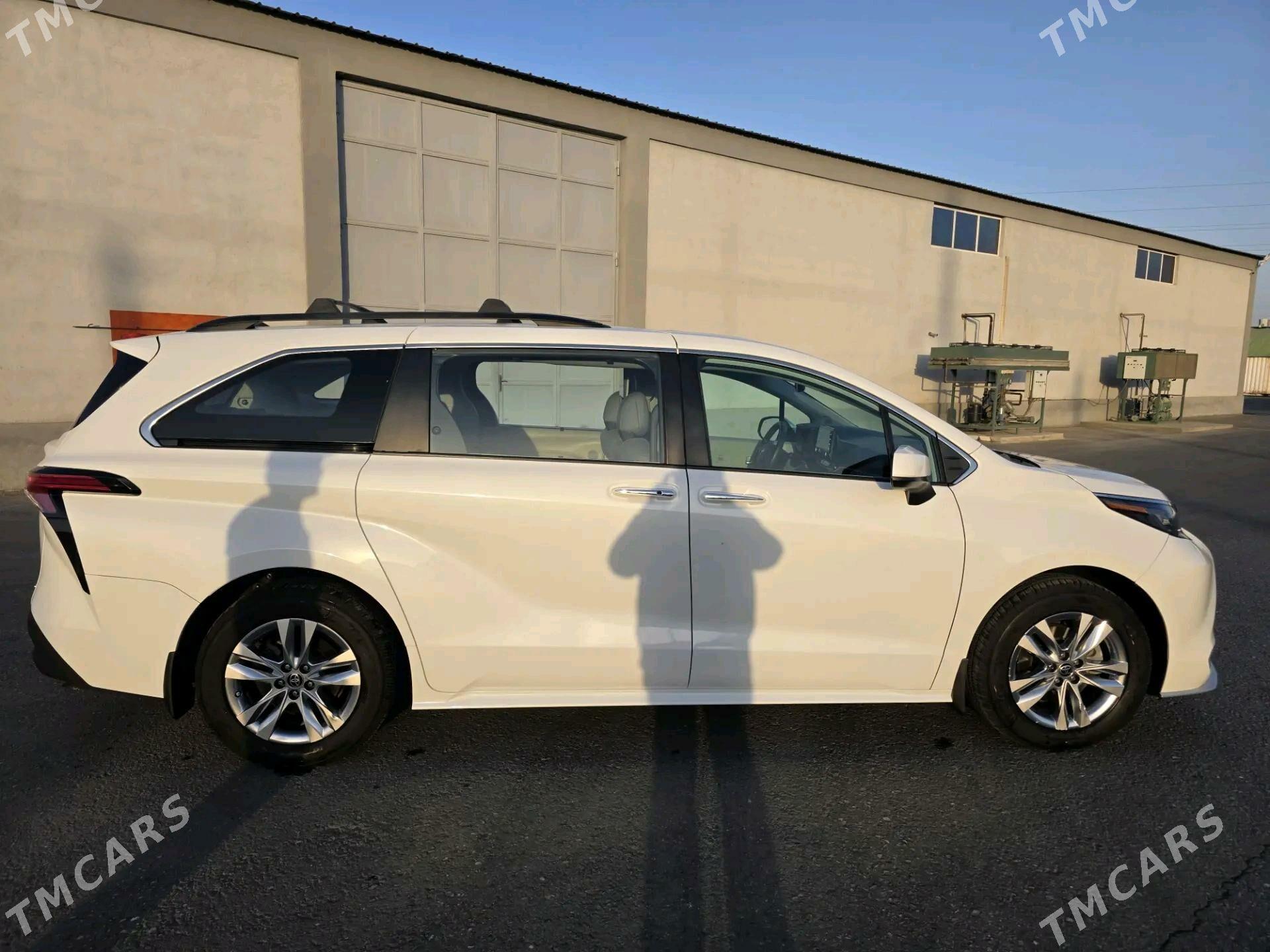 Toyota Sienna 2022 - 550 000 TMT - Кипджак - img 7