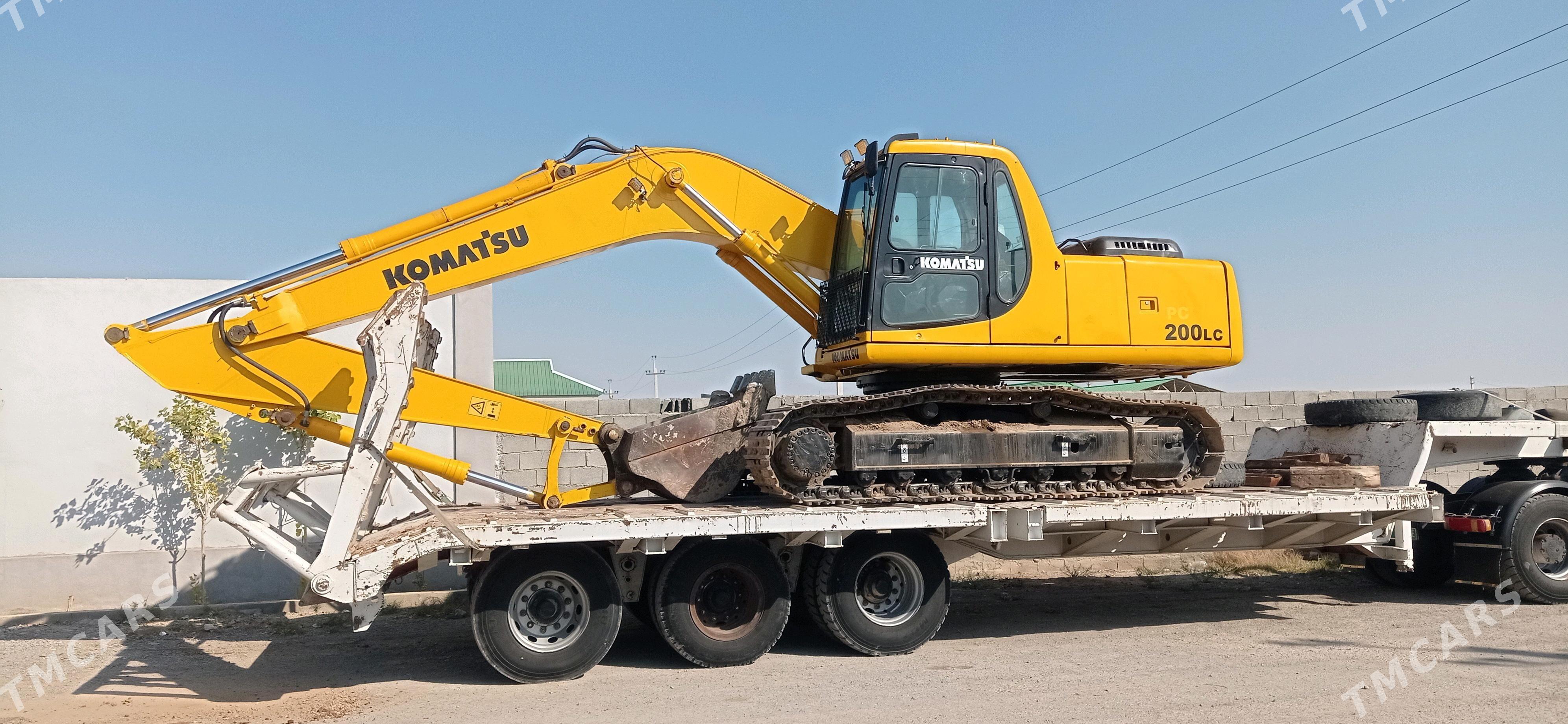 Komatsu HB215LC-3 2001 - 500 000 TMT - Büzmeýin - img 1