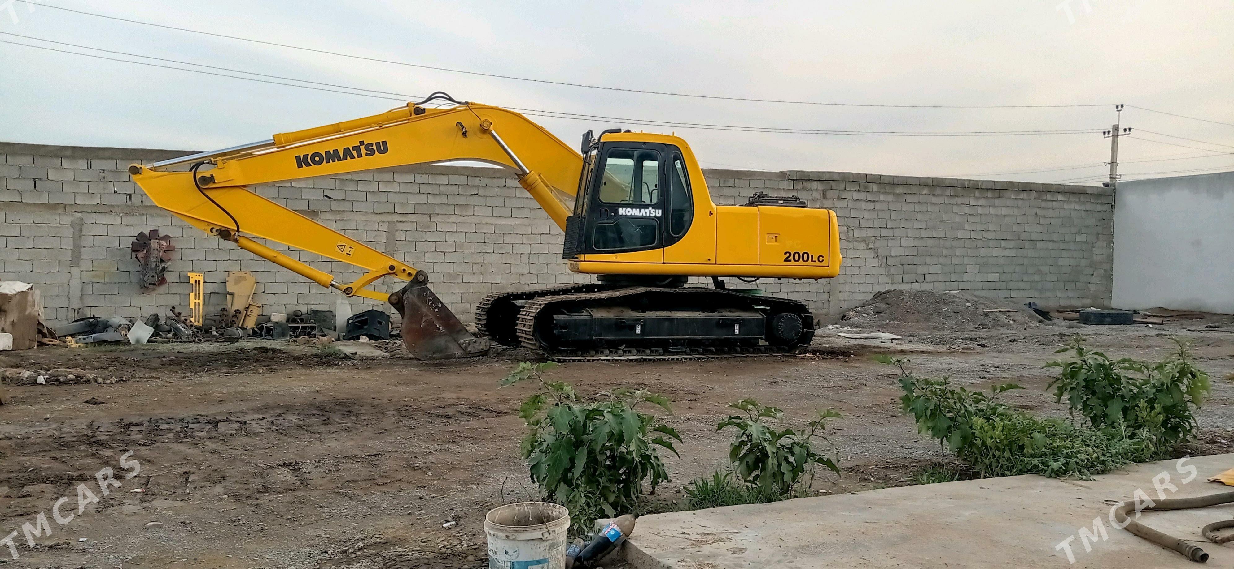 Komatsu HB215LC-3 2001 - 500 000 TMT - Büzmeýin - img 2