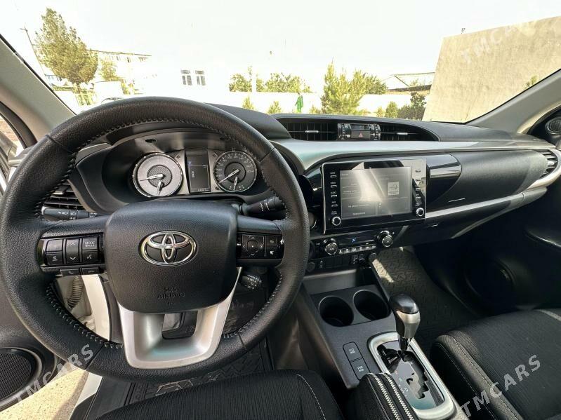 Toyota Hilux 2023 - 570 000 TMT - Türkmenabat - img 2